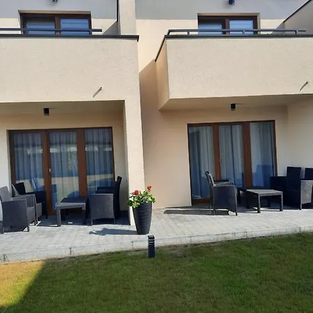 Apartment Kolejowa 28 *